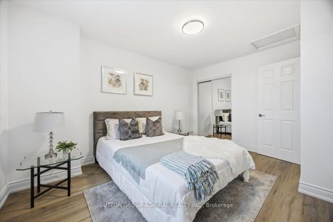 Photo 21 at 137 Chelwood Drive, Brownridge, Vaughan