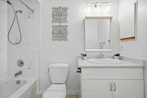 Photo 24 at 137 Chelwood Drive, Brownridge, Vaughan