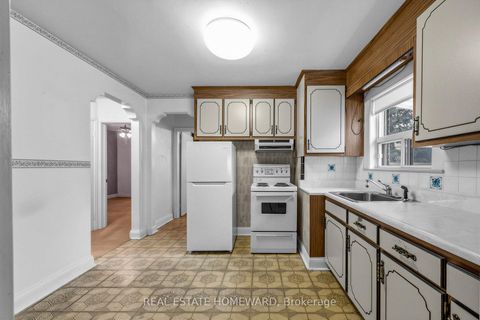 Photo 13 at 63 Donside Drive, Birchmount, Toronto