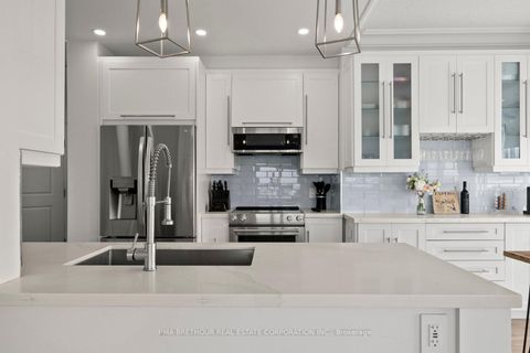 Photo 1 at 902 - 7730 Kipling Avenue, Vaughan Grove, Vaughan