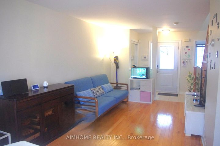 Photo 4 at 4889 James Austin Drive, Hurontario, Mississauga