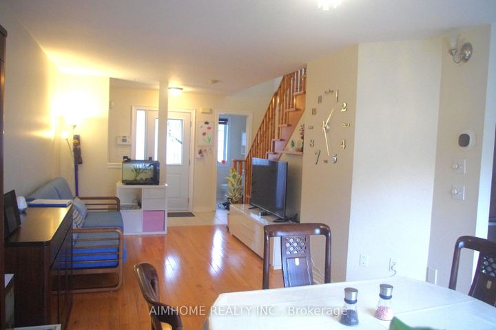 Photo 5 at 4889 James Austin Drive, Hurontario, Mississauga