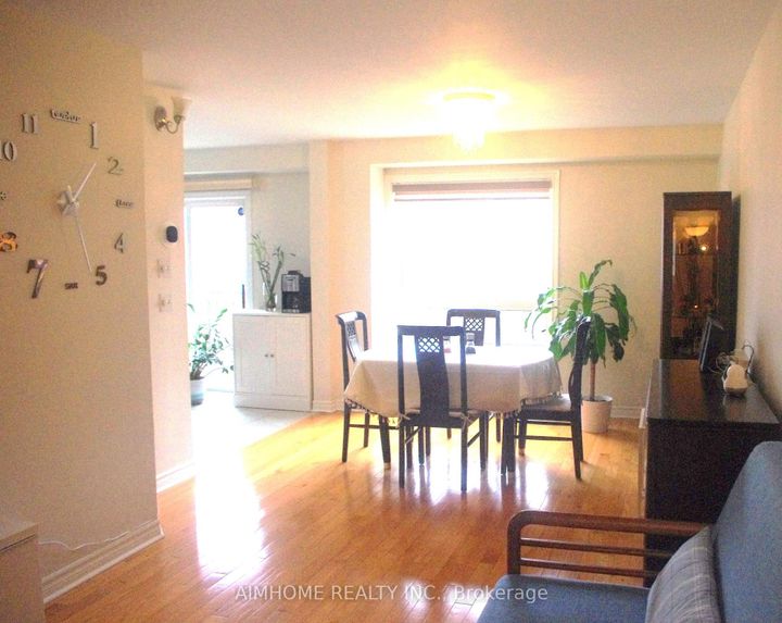 Photo 6 at 4889 James Austin Drive, Hurontario, Mississauga
