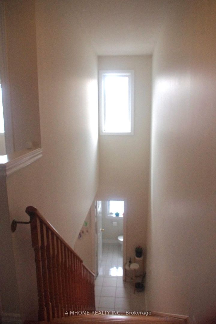 Photo 16 at 4889 James Austin Drive, Hurontario, Mississauga