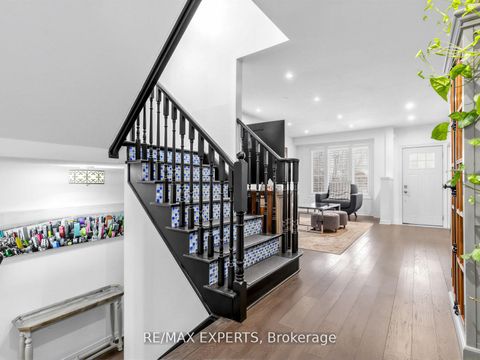 Photo 10 at 35 Arundel Drive, Vellore Village, Vaughan