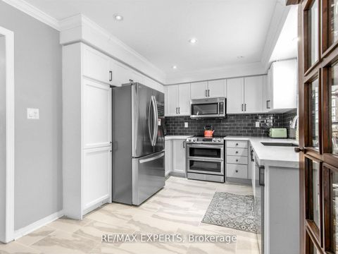 Photo 15 at 35 Arundel Drive, Vellore Village, Vaughan