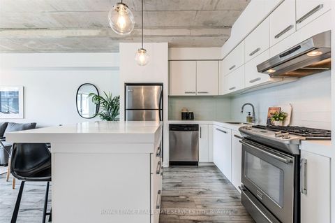 Photo 5 at 703 - 55 Stewart Street, Waterfront Communities C1, Toronto