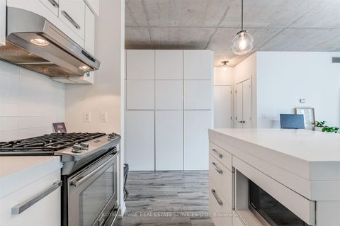 Photo 10 at 703 - 55 Stewart Street, Waterfront Communities C1, Toronto