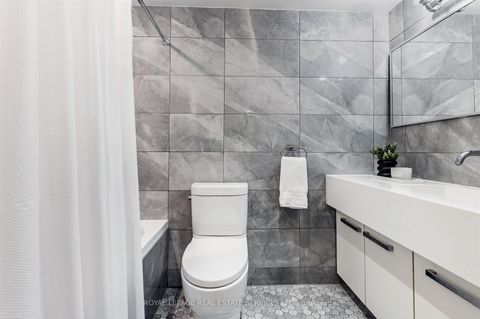 Photo 34 at 703 - 55 Stewart Street, Waterfront Communities C1, Toronto