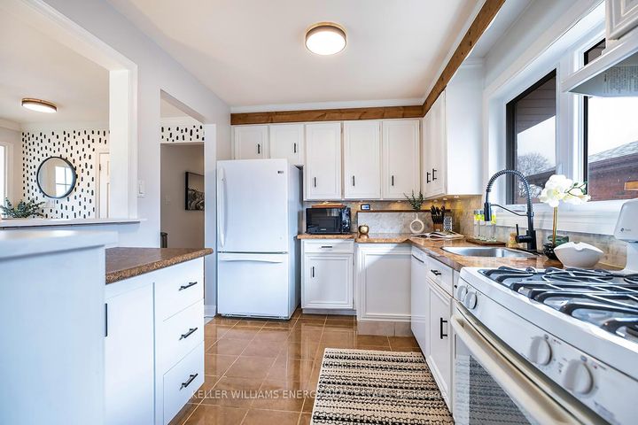 Photo 13 at 487 Cunningham Avenue, McLaughlin, Oshawa