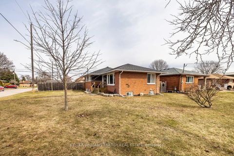 Photo 3 at 487 Cunningham Avenue, McLaughlin, Oshawa