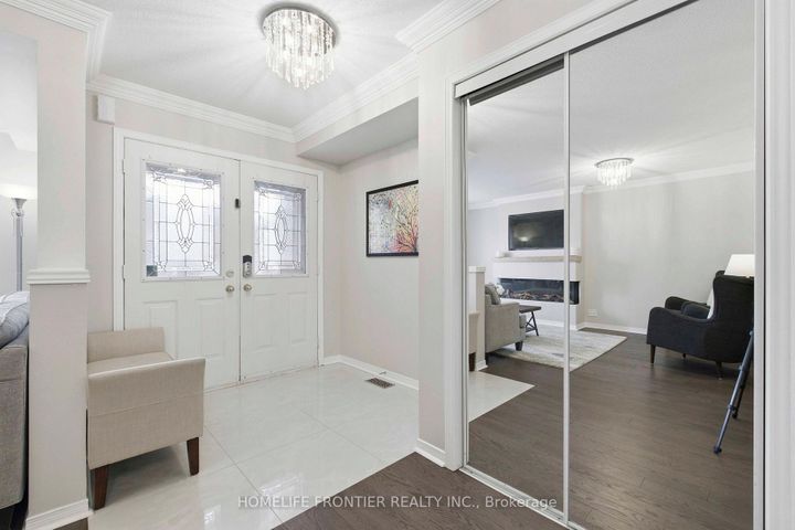 Photo 2 at 198 Pleasant Ridge Avenue, Patterson, Vaughan