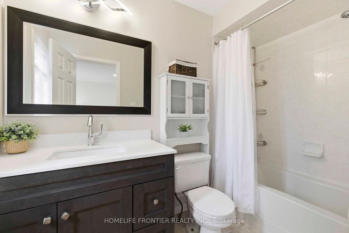 Photo 21 at 198 Pleasant Ridge Avenue, Patterson, Vaughan