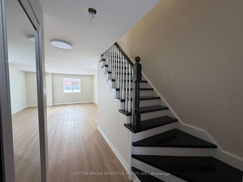 Photo 1 at 15 Timothy Lane, Holly, Barrie