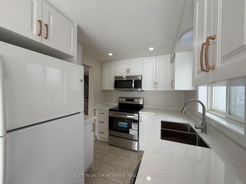 Photo 10 at 15 Timothy Lane, Holly, Barrie