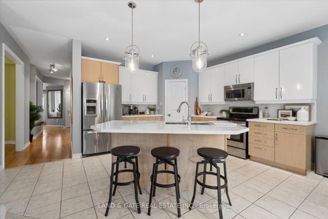 Photo 13 at 1329 Coldstream Drive, Taunton, Oshawa