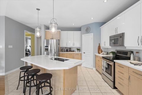 Photo 14 at 1329 Coldstream Drive, Taunton, Oshawa