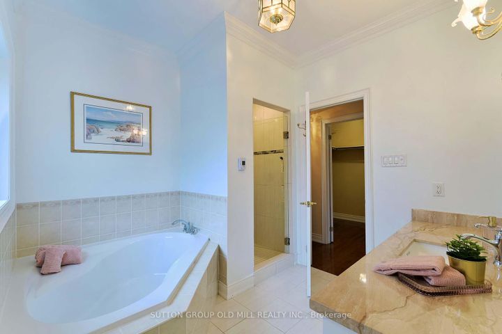 Photo 12 at 128 Carmela Avenue, Oak Ridges, Richmond Hill