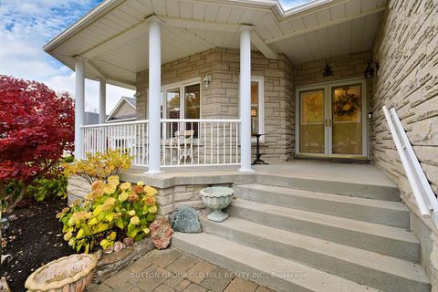 Photo 2 at 128 Carmela Avenue, Oak Ridges, Richmond Hill