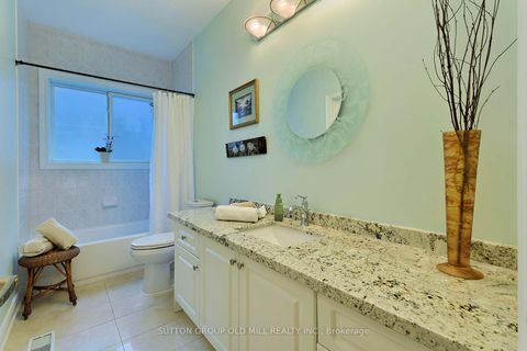 Photo 15 at 128 Carmela Avenue, Oak Ridges, Richmond Hill