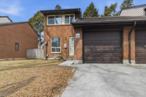 Photo 2 at 13 - 155 Glovers Road E, Samac, Oshawa