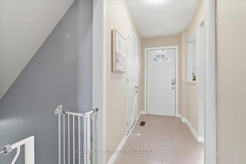 Photo 4 at 13 - 155 Glovers Road E, Samac, Oshawa