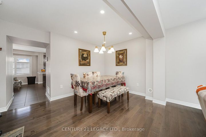 Photo 7 at 40 Donomore Drive, Northwest Brampton, Brampton