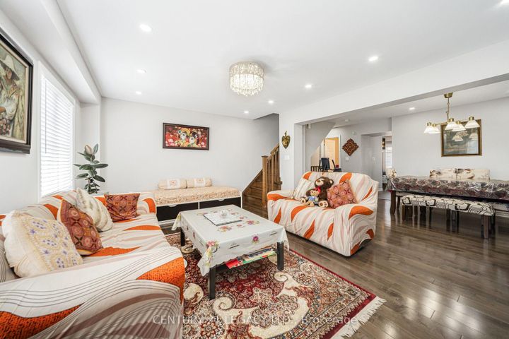 Photo 11 at 40 Donomore Drive, Northwest Brampton, Brampton