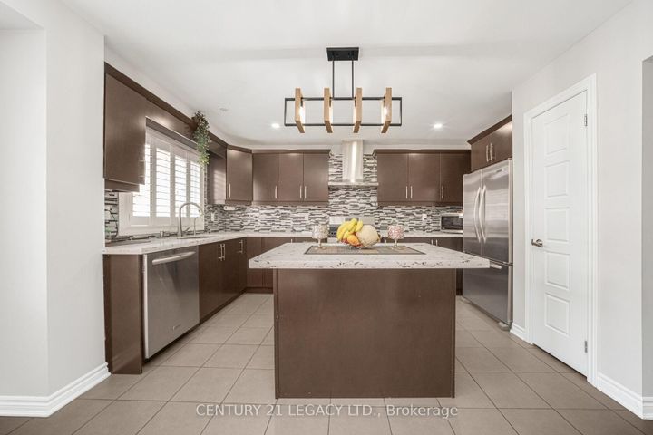 Photo 14 at 40 Donomore Drive, Northwest Brampton, Brampton