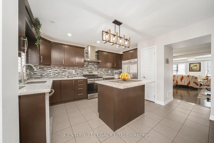 Photo 15 at 40 Donomore Drive, Northwest Brampton, Brampton