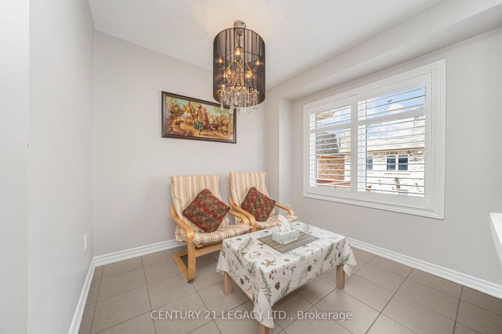 Photo 17 at 40 Donomore Drive, Northwest Brampton, Brampton