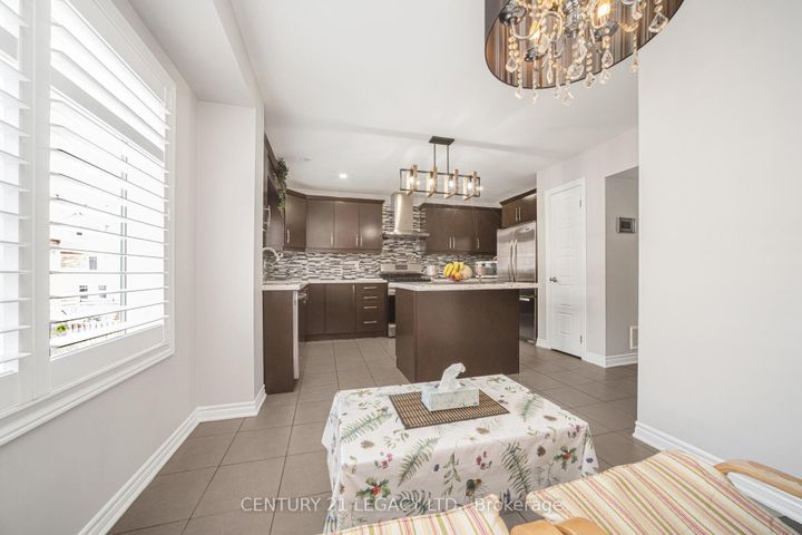 Photo 18 at 40 Donomore Drive, Northwest Brampton, Brampton