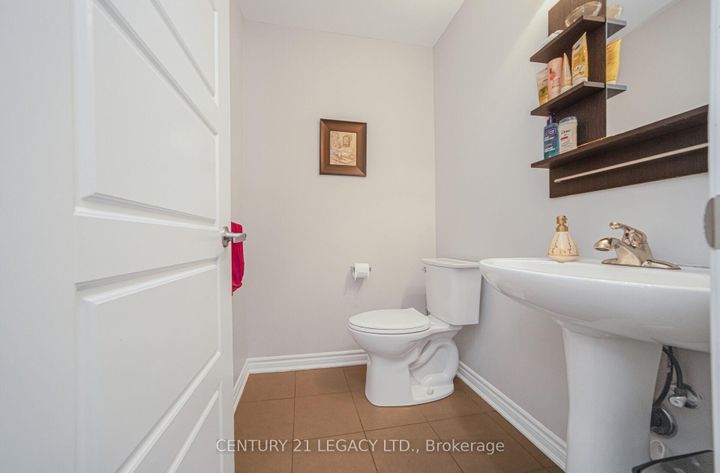 Photo 19 at 40 Donomore Drive, Northwest Brampton, Brampton