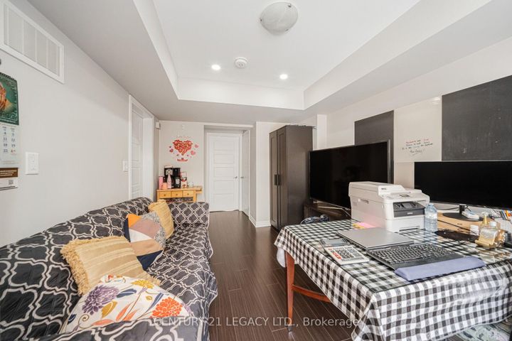 Photo 34 at 40 Donomore Drive, Northwest Brampton, Brampton