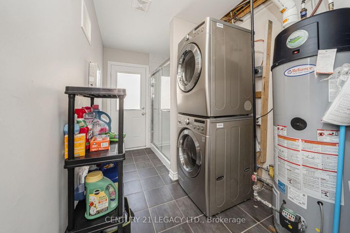 Photo 38 at 40 Donomore Drive, Northwest Brampton, Brampton