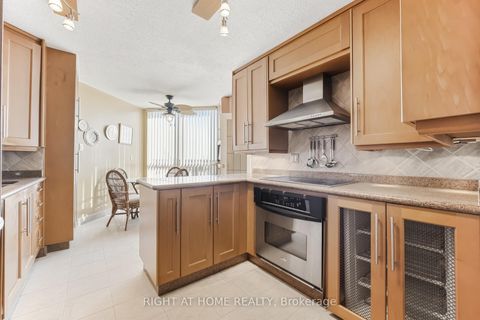 Photo 18 at 711 - 120 Promenade Circle, Brownridge, Vaughan