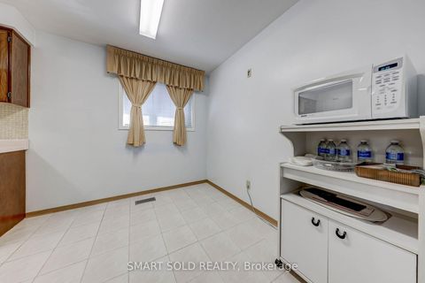 Photo 28 at 59 Chapman Avenue, Parkview, Toronto