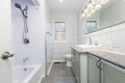 Photo 5 at 35 Hathway Drive, Bendale, Toronto