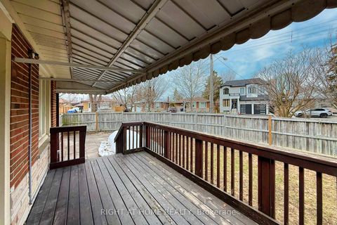 Photo 15 at 35 Hathway Drive, Bendale, Toronto