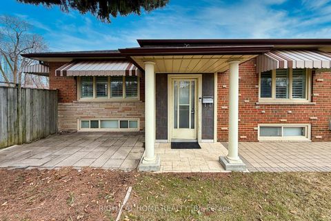 Photo 17 at 35 Hathway Drive, Bendale, Toronto