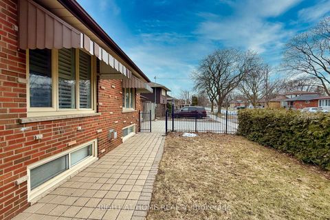 Photo 18 at 35 Hathway Drive, Bendale, Toronto