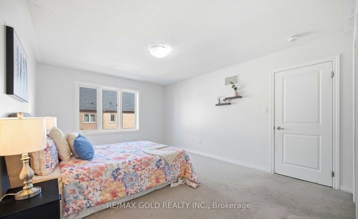 Photo 32 at 15 Hines Street, Northwest Brampton, Brampton