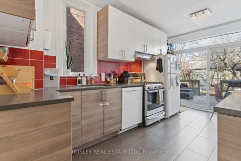 Photo 7 at 725 Manning Avenue, Annex, Toronto