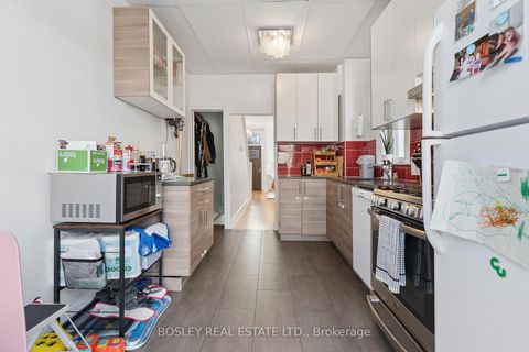 Photo 10 at 725 Manning Avenue, Annex, Toronto