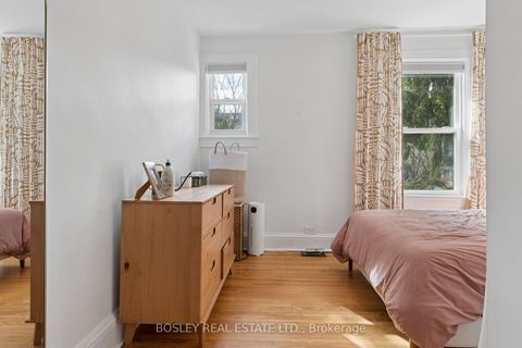 Photo 17 at 725 Manning Avenue, Annex, Toronto