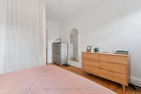 Photo 19 at 725 Manning Avenue, Annex, Toronto