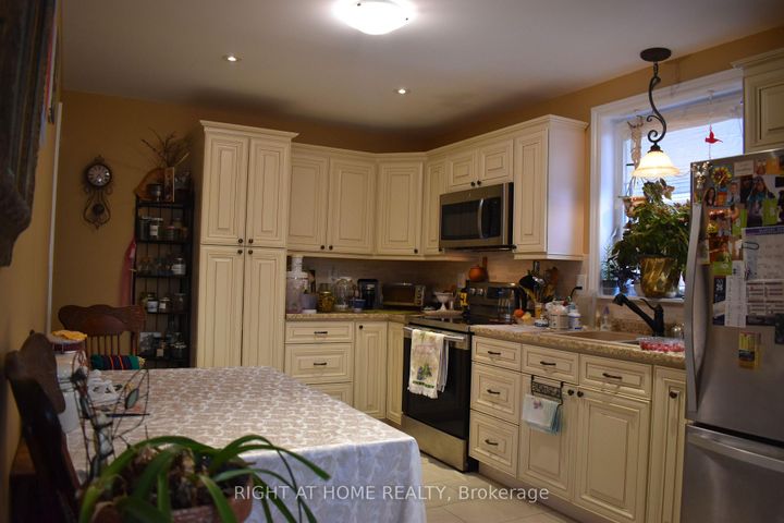 Photo 11 at 65 Chadburn Street, Central, Oshawa