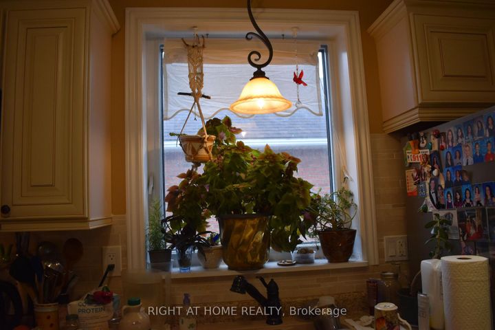 Photo 13 at 65 Chadburn Street, Central, Oshawa