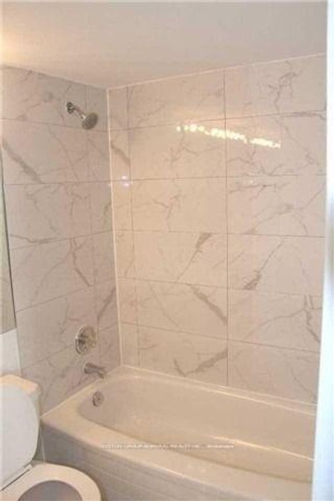 Photo 11 at 909 - 1121 Steeles Avenue W, Branson, Toronto