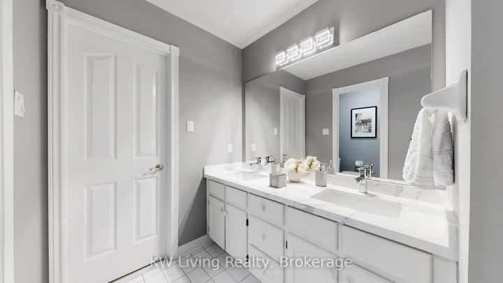 Photo 37 at 50 Brookshill Crescent, Bayview Hill, Richmond Hill